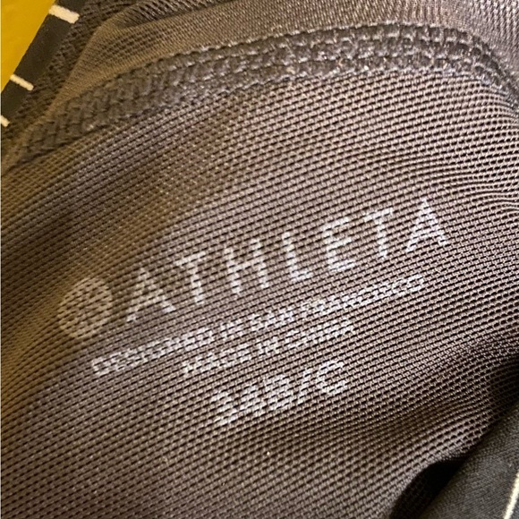 Athleta Black Striped Women's Sports Bra Size 34B/C. - Picture 4 of 4